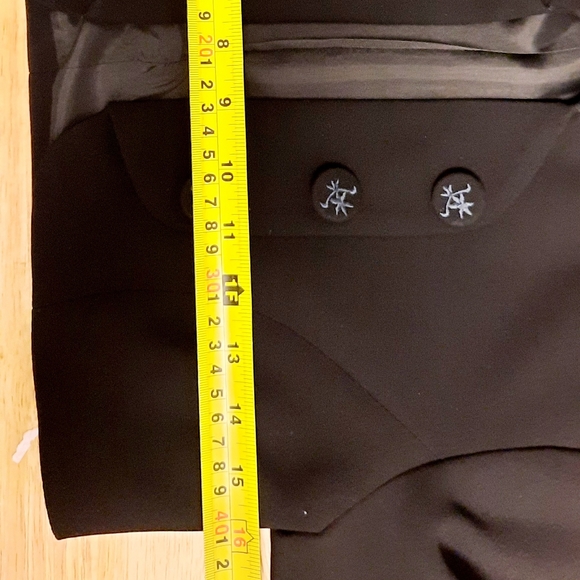 Bolero A La Napoleon Cropped Suit Jacket - Picture 5 of 6